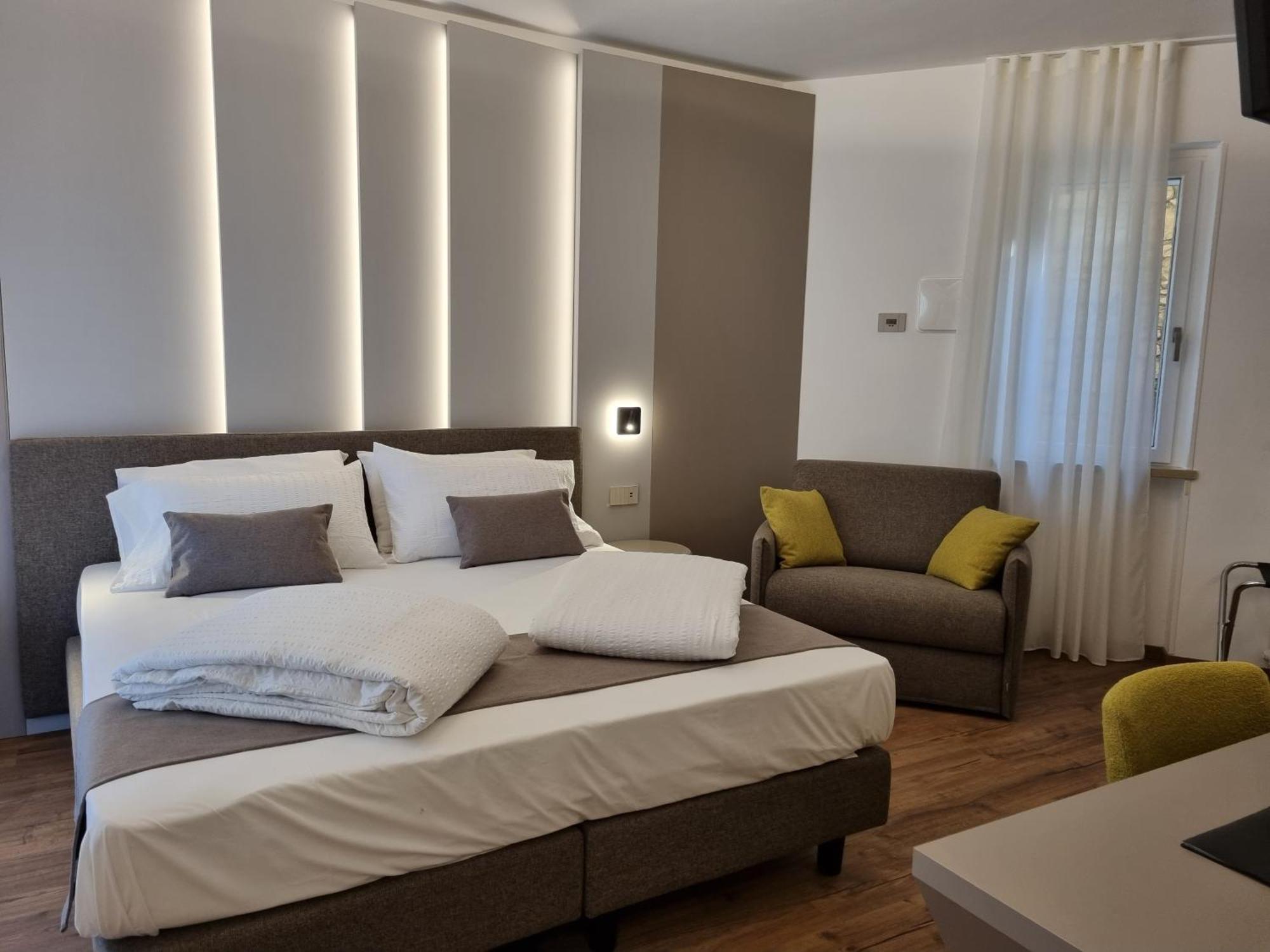 Hotel Pace 브렌조네 술 가르다 외부 사진