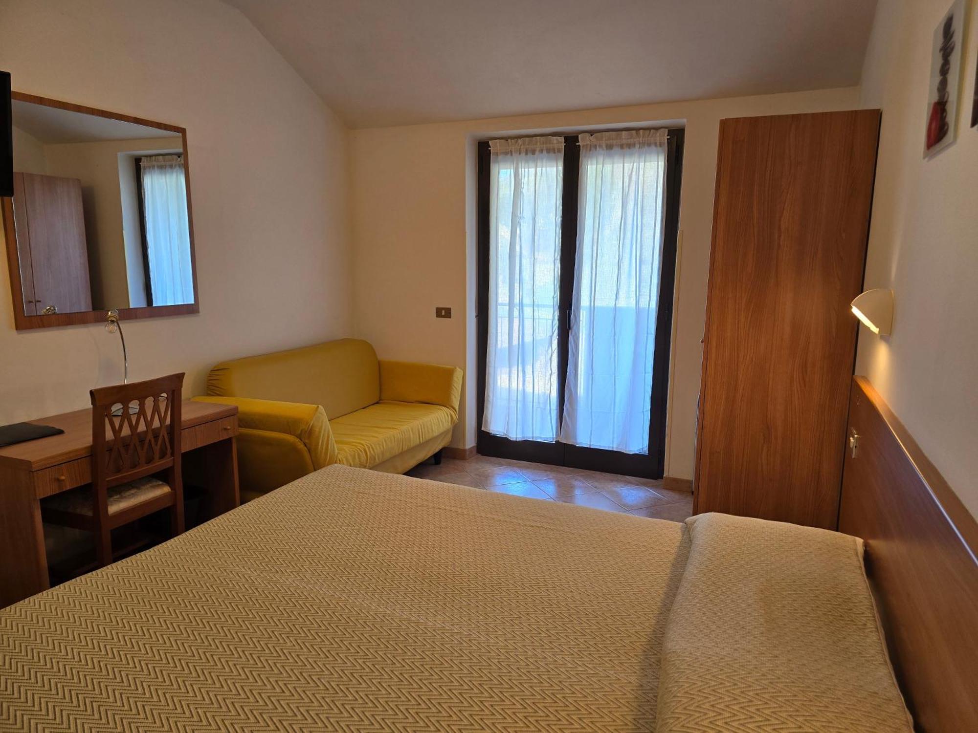 Hotel Pace 브렌조네 술 가르다 외부 사진