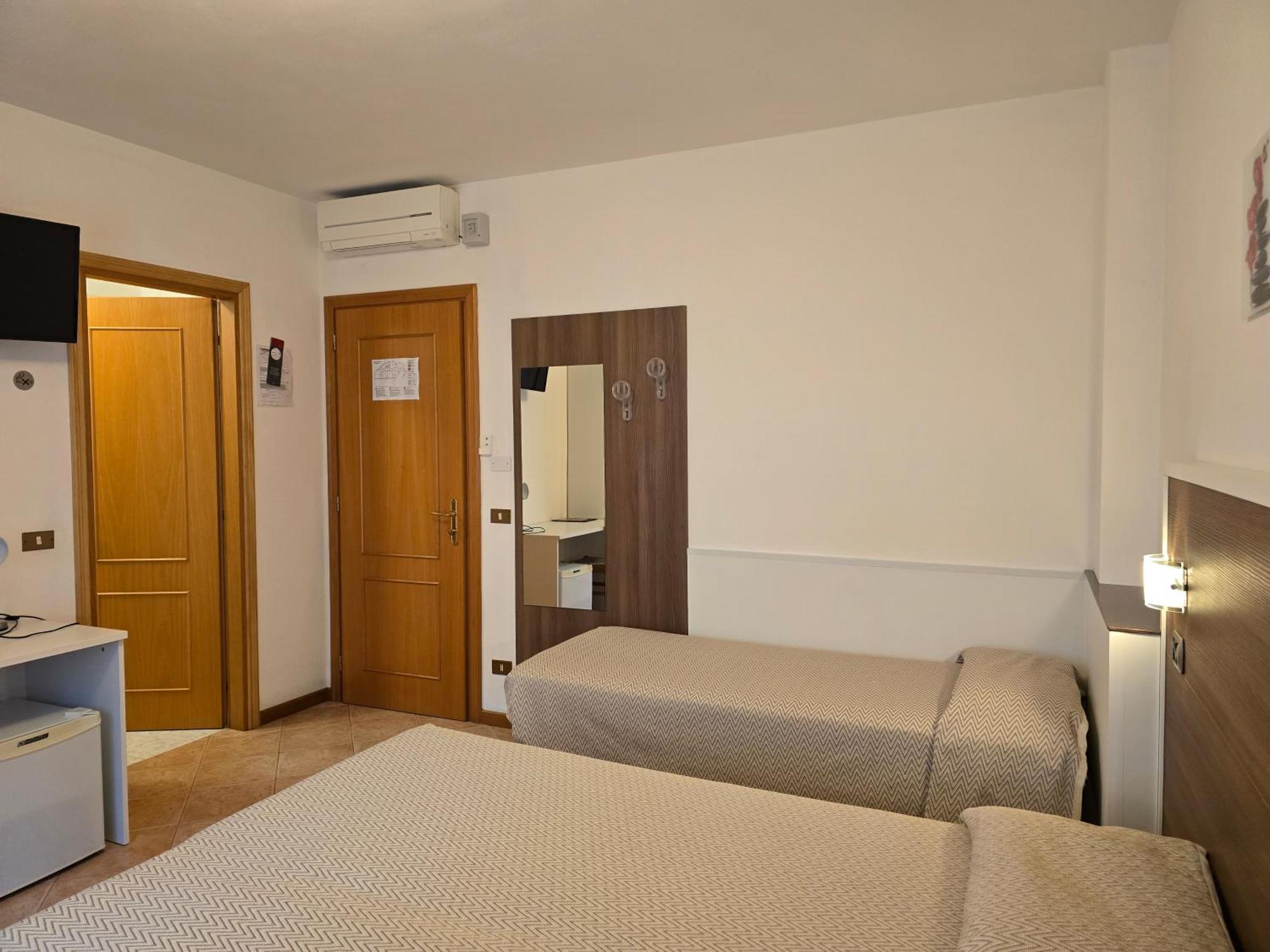 Hotel Pace 브렌조네 술 가르다 외부 사진