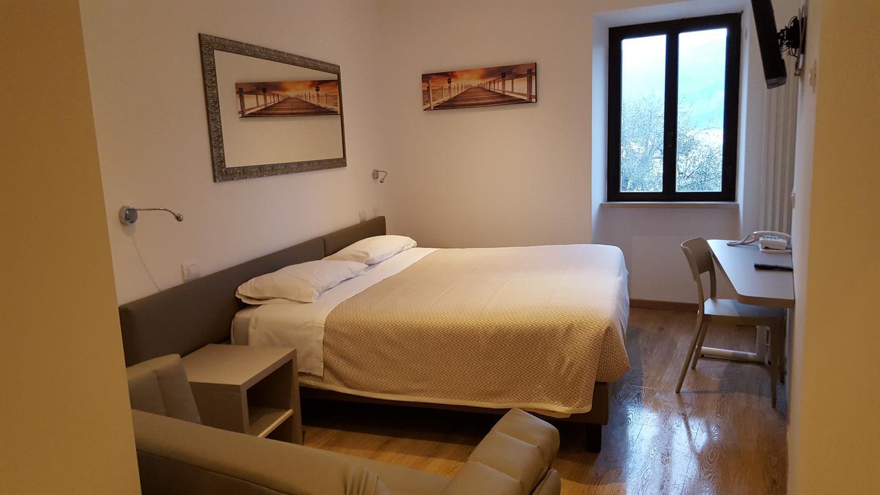 Hotel Pace 브렌조네 술 가르다 외부 사진