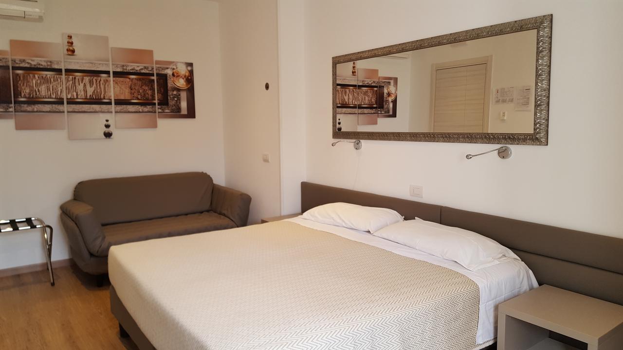 Hotel Pace 브렌조네 술 가르다 외부 사진